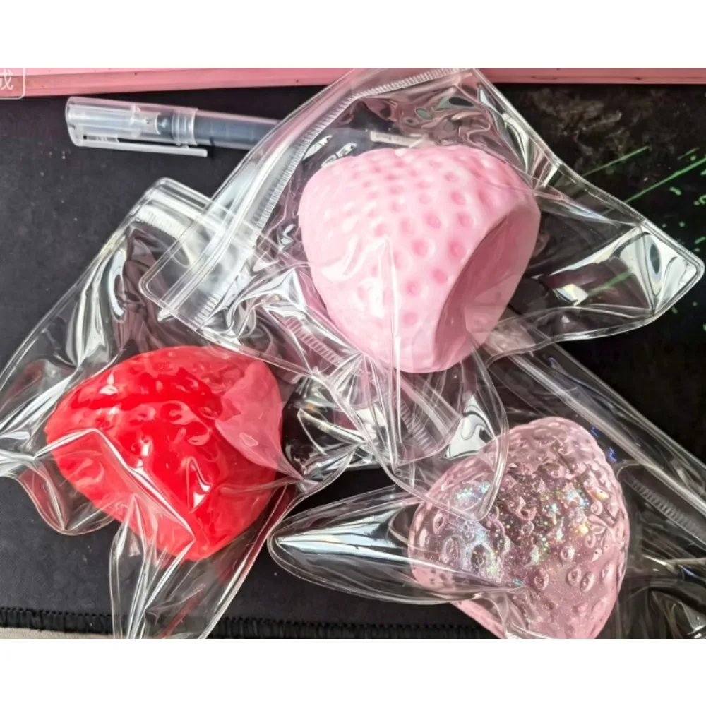 Squishy Big Strawberry Squeeze - Party Games Entertainer avaliação e preço